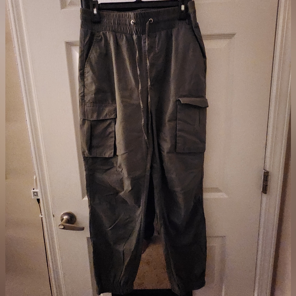 No Boundaries Men's Dark Green Cargo Pants